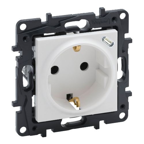 Picture of Pistikupesa 1-ne, m-ga,lapsek.+USB-C laadija 1,5A, valge matt, vedrukl.süv.IP20, NILOE STEP, LEGRAND