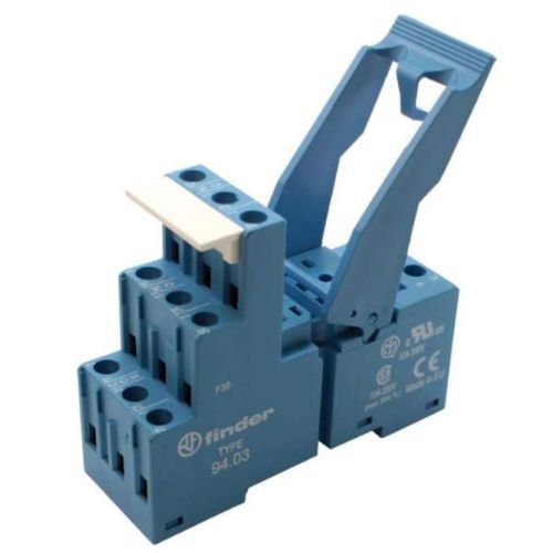 Picture of Releepesa 94.03, 3 CO, plast.fiksaator, DIN-latile, kruviklemm, Finder 