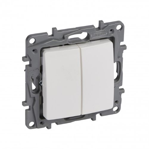 Picture of Grupisurulüliti klahviga, 10A 230V valge, vedrukl. süv. IP20, NILOE, LEGRAND 