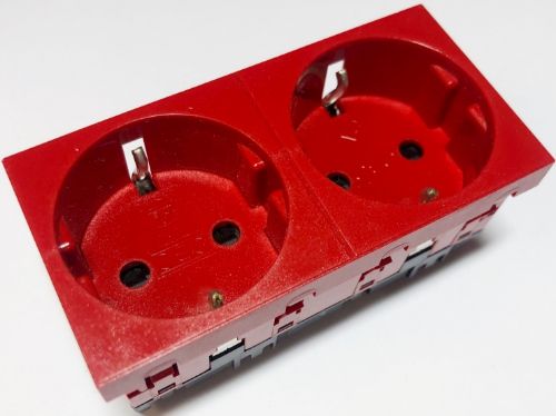 Picture of Pistikupesa 2-ne 0°, STD-D0, punane, Rapid 45 karbikule, OBO 