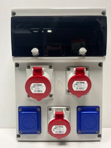 Изображение Vooluvõtukeskus 1x32A 5p 2x16A 5p 2x230V 14mod. IP44, 415x275, SCAME 