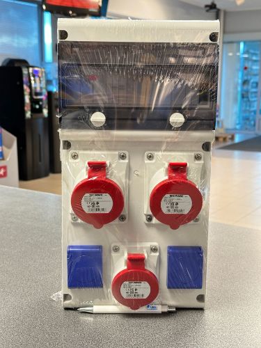 Изображение Vooluvõtukeskus 2x32A 5p 1x16A 5p 2x230V 10mod. IP44, SCAME 